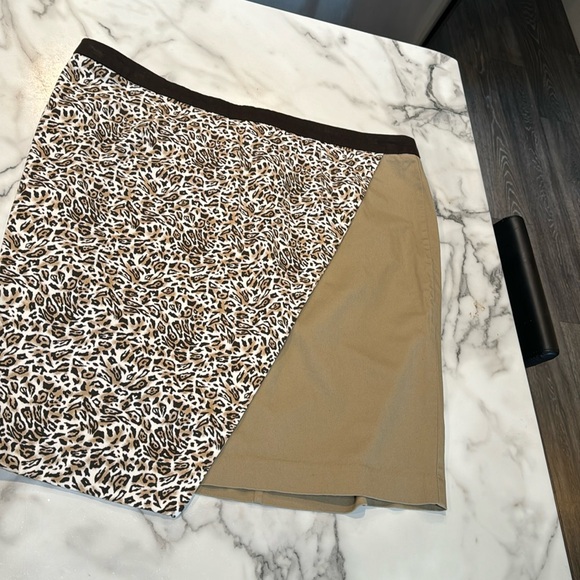 Waist 24”length 24” real pretty skirt camel with animal print cool cross design - Picture 4 of 7